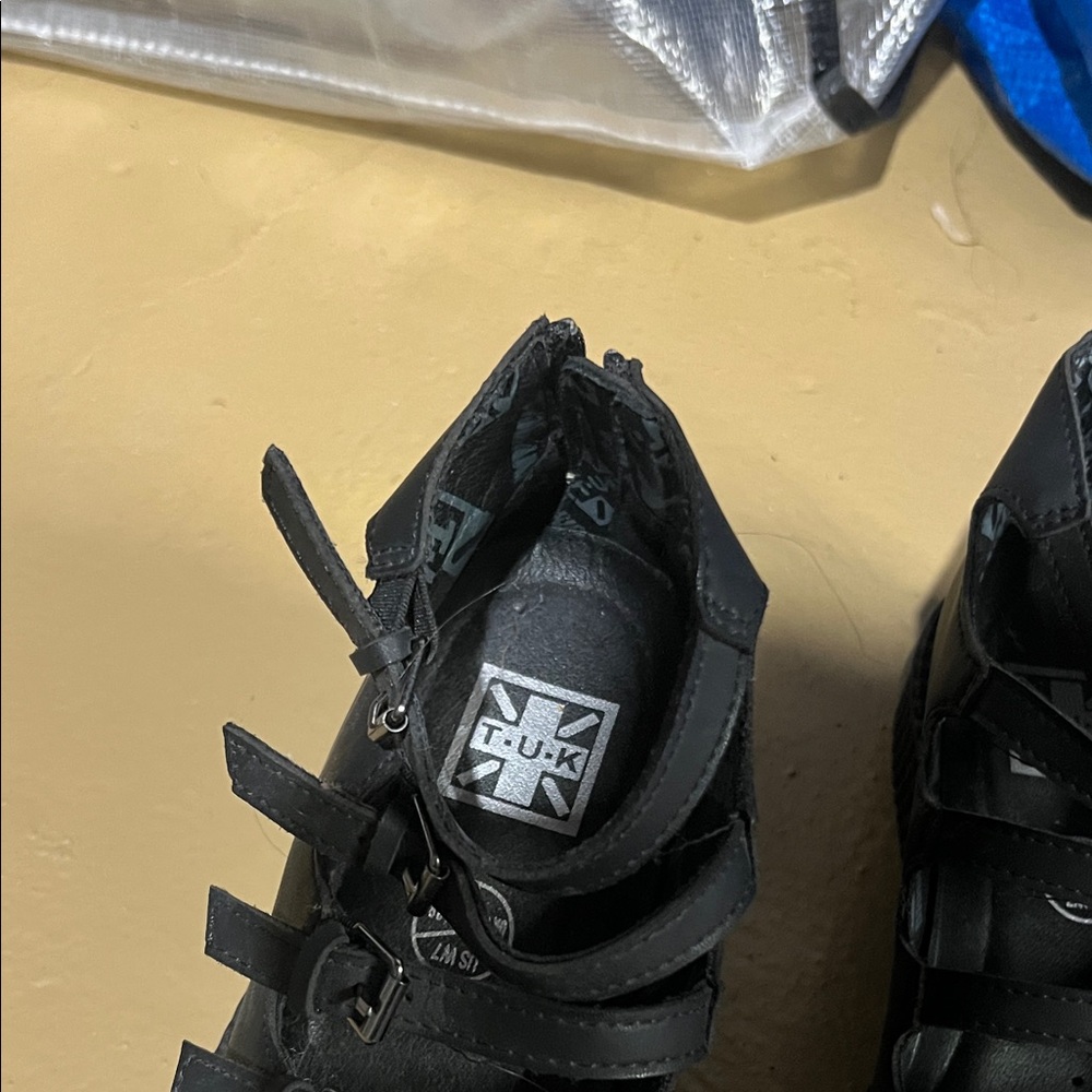 T.U.K Women's Black Multi-Strap Sandals - Picture 2 of 3